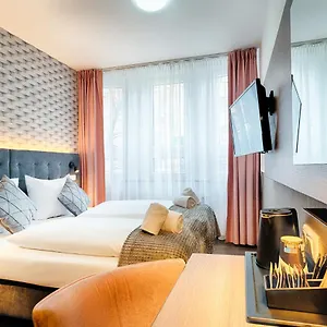 Home Hotel Szálloda